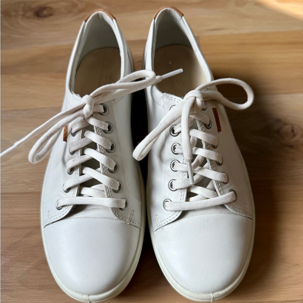 ECCO Women’s Soft 7 Sneaker White size 8-8.5